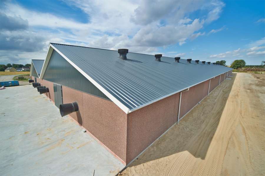 Große Dachflächen aus Trapezprofilen von DS, Saksagervej 1, 9670 Vrå